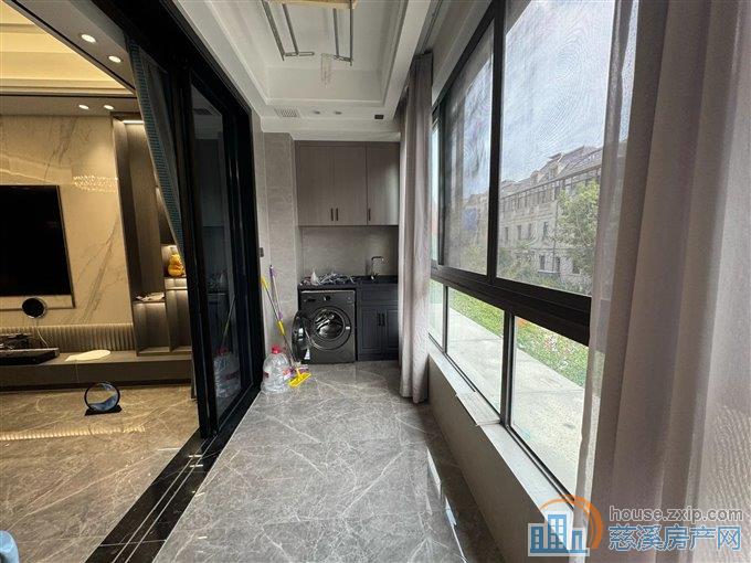 元亨雅园143平265万精装带车位