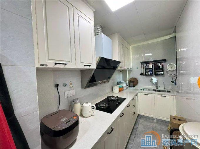 人和家园自住精装75平黄金楼层可读书