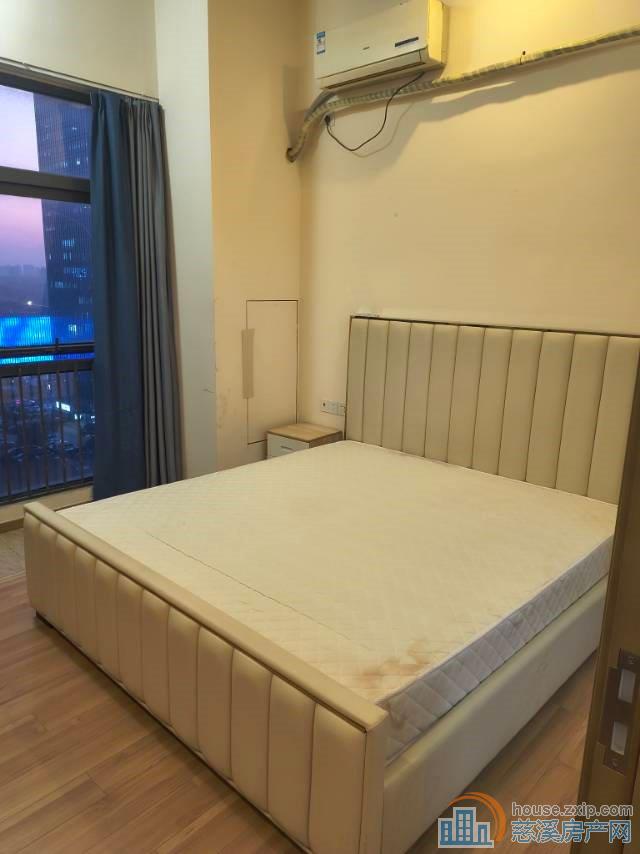 海铂中心61平自住精装朝南好楼层