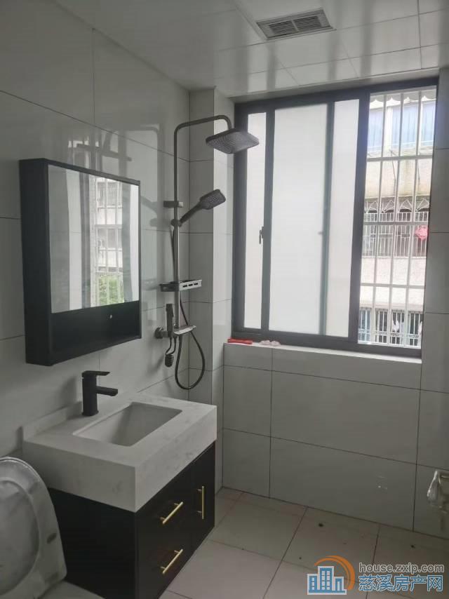 慈溪山庄3楼49平方精装59.8万