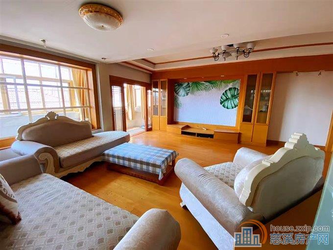 实验小学附近140平三室二卫2000元