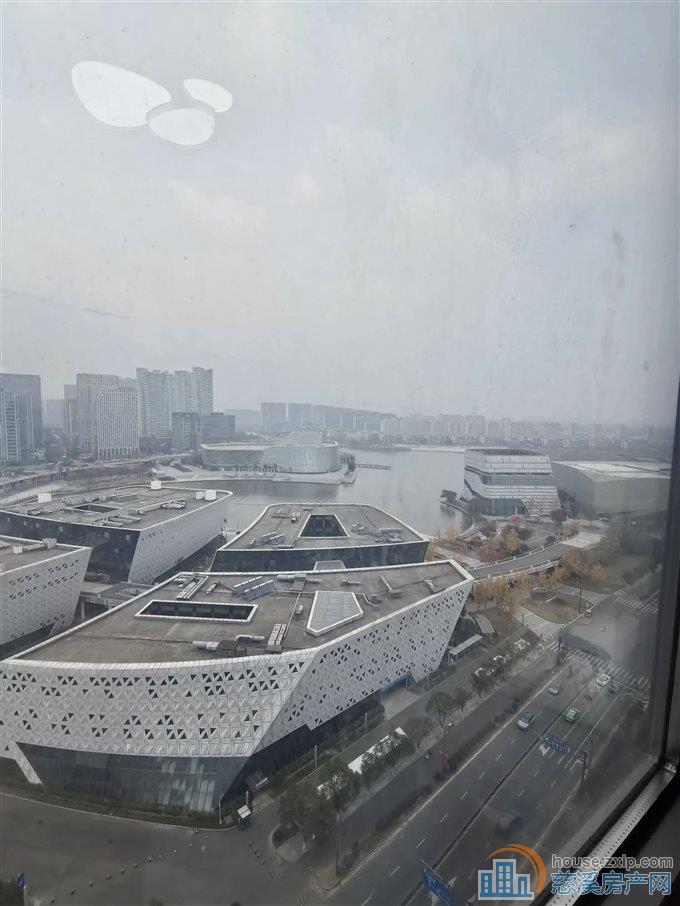 海铂中心 精装 湖景公寓 边套 黄金楼层