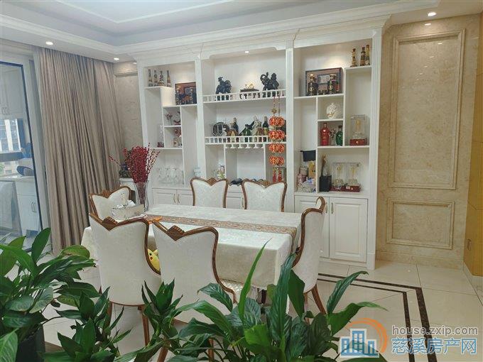 天悦湾花苑200平248万豪装送车位