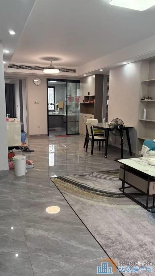 特价阅江府131平自住精装好楼层215万