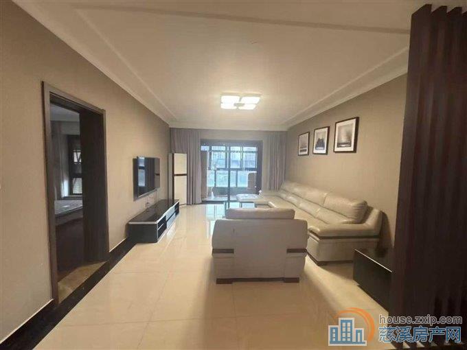 金地鸿悦精装修4房朝南156平方钥匙在