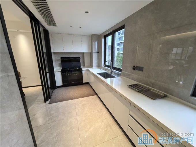 元旦特惠银杏小镇141平方婚装