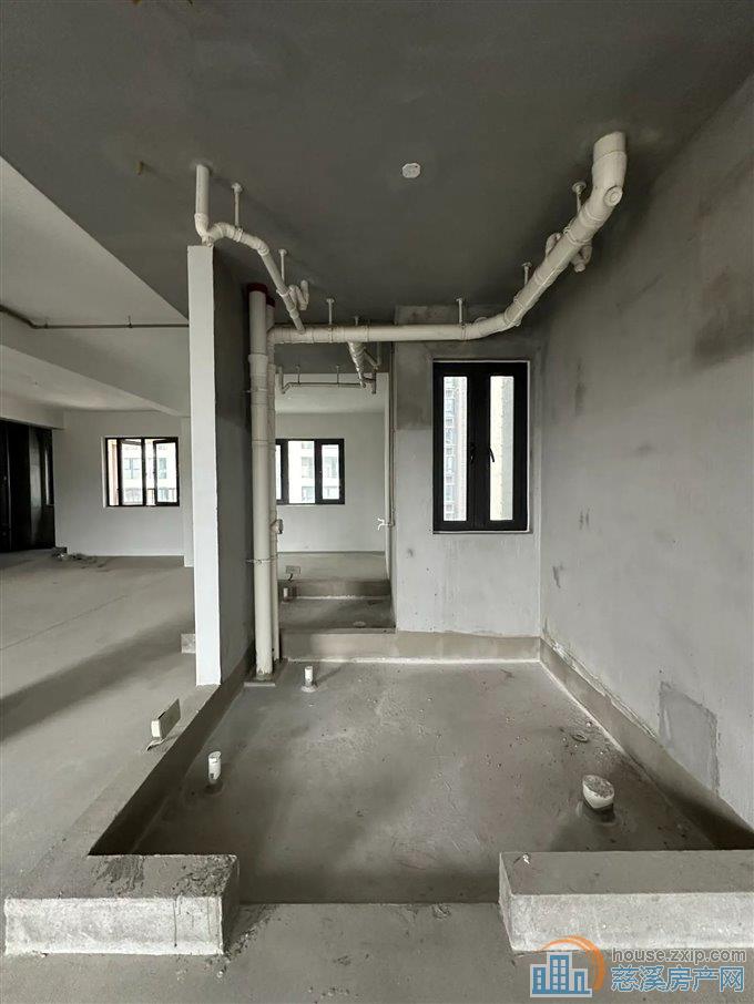 天铂佳苑洋房125平125万带车位