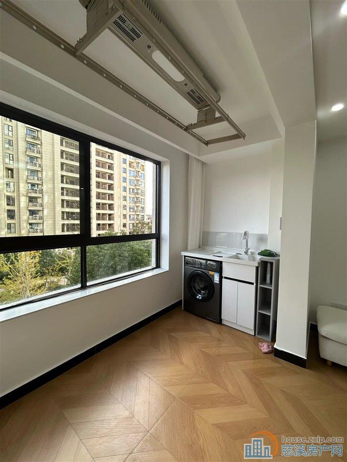 出租中海湖心半岛花苑101平5000每月