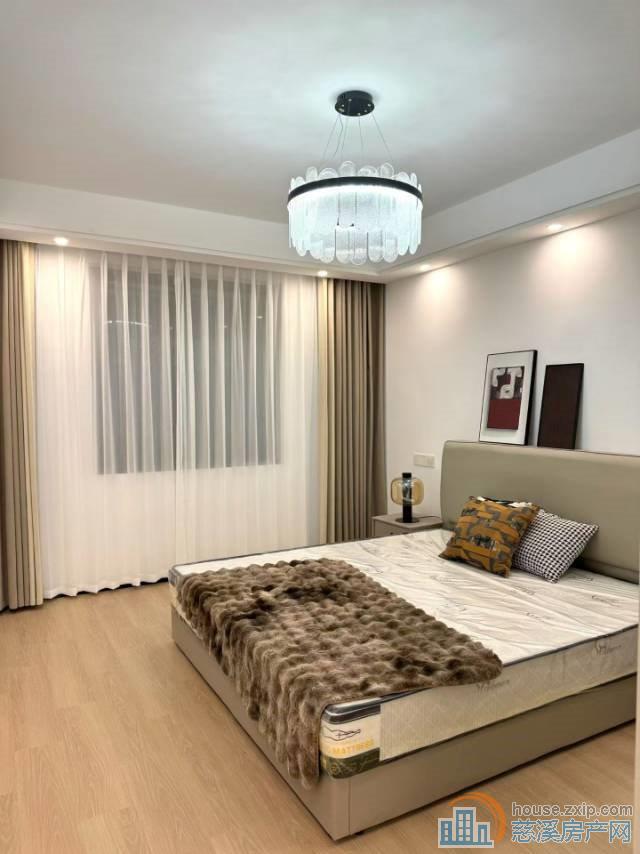 金山新村74平全新豪装拎包入住架空层