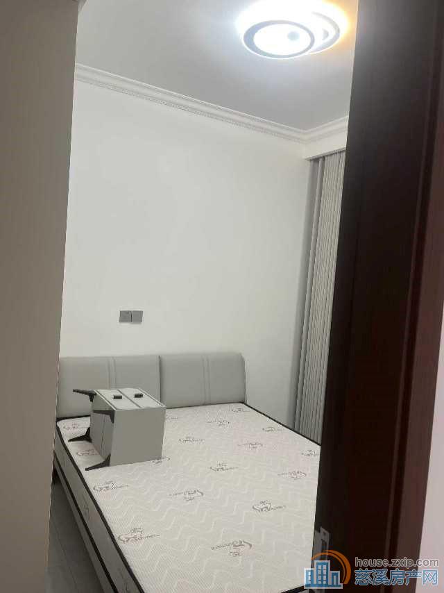 嘉景园二室92平整租全新精装首次出租