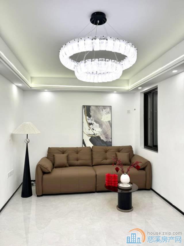 金山新村74平全新豪装拎包入住架空层