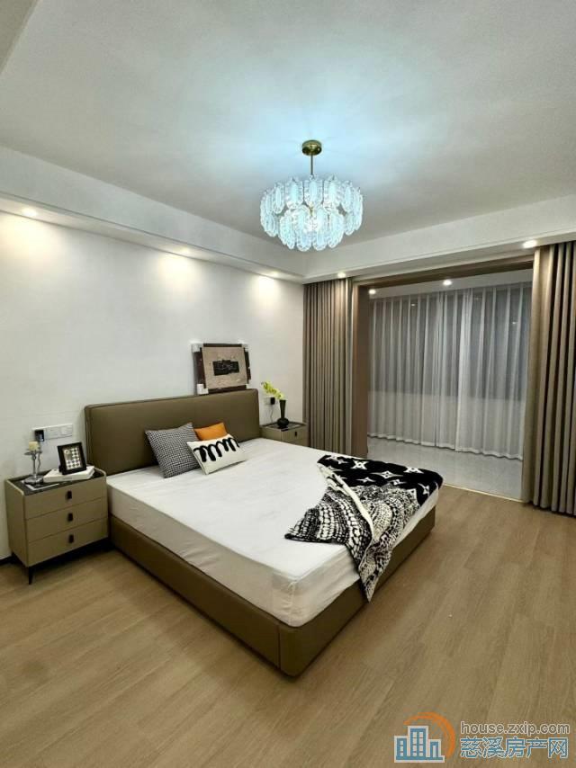 金山新村74平全新豪装拎包入住架空层