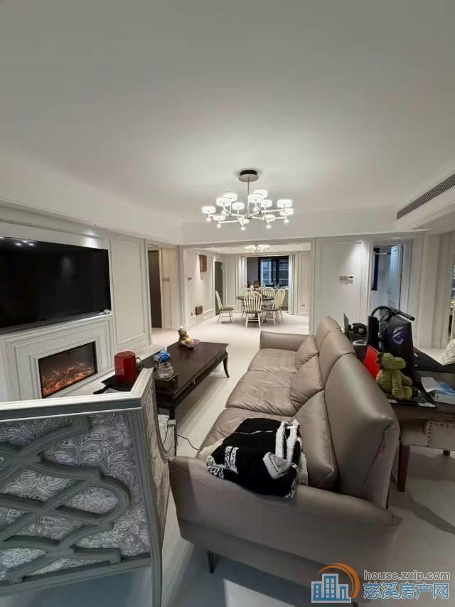 保利俯院江南143.72平豪华装修70万