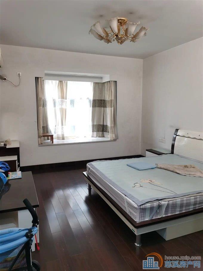 东方明珠城 172平 148万 低楼层