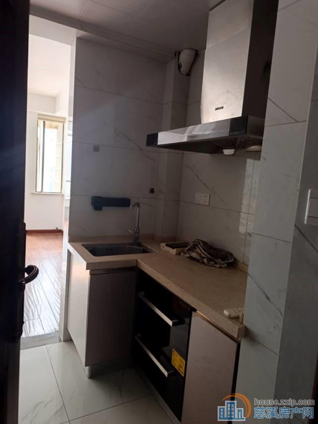 三北名都中层45平方米2000元/月