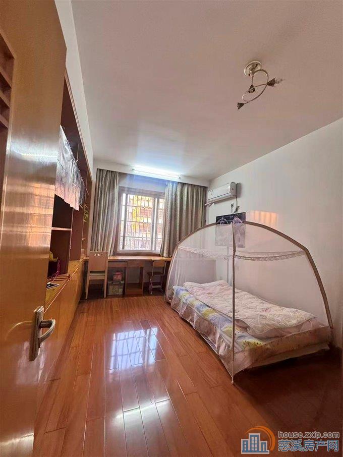 香樟苑148.1平精装自住送车库150万