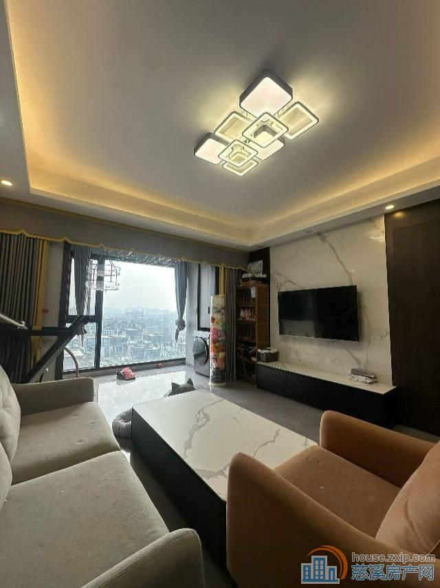 珑玥府凤凰层通地下室精装112平可读书