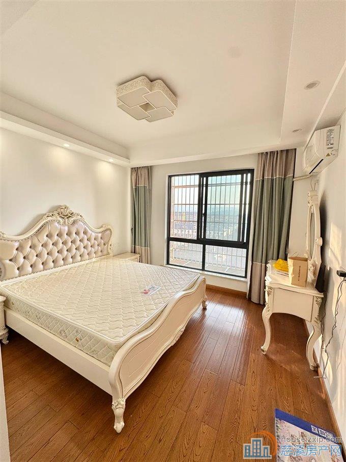 兴隆苑电梯洋房 122平137万 送车位