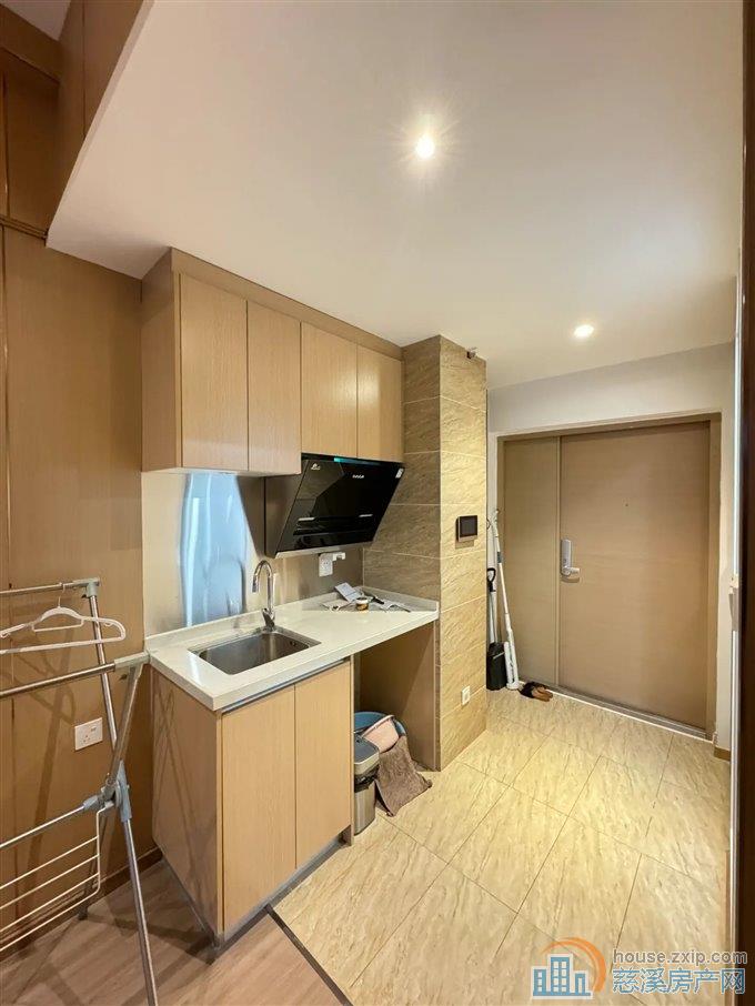 出租海伦堡·海铂中心52平2100每月