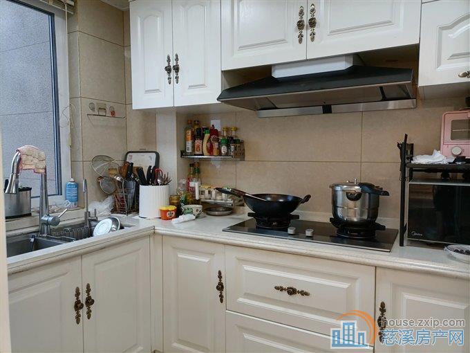 金仕华庭三室 豪装 189万 好楼层