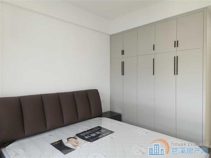 锦文佳苑大套分割朝北二室一卫2300元