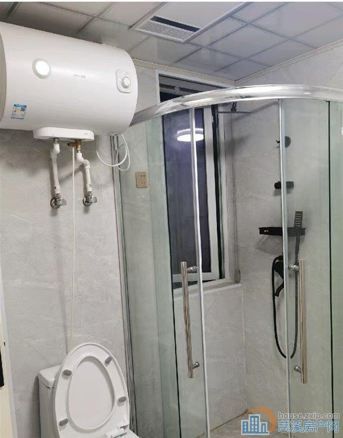 保利附院江南127平精装三室3600元