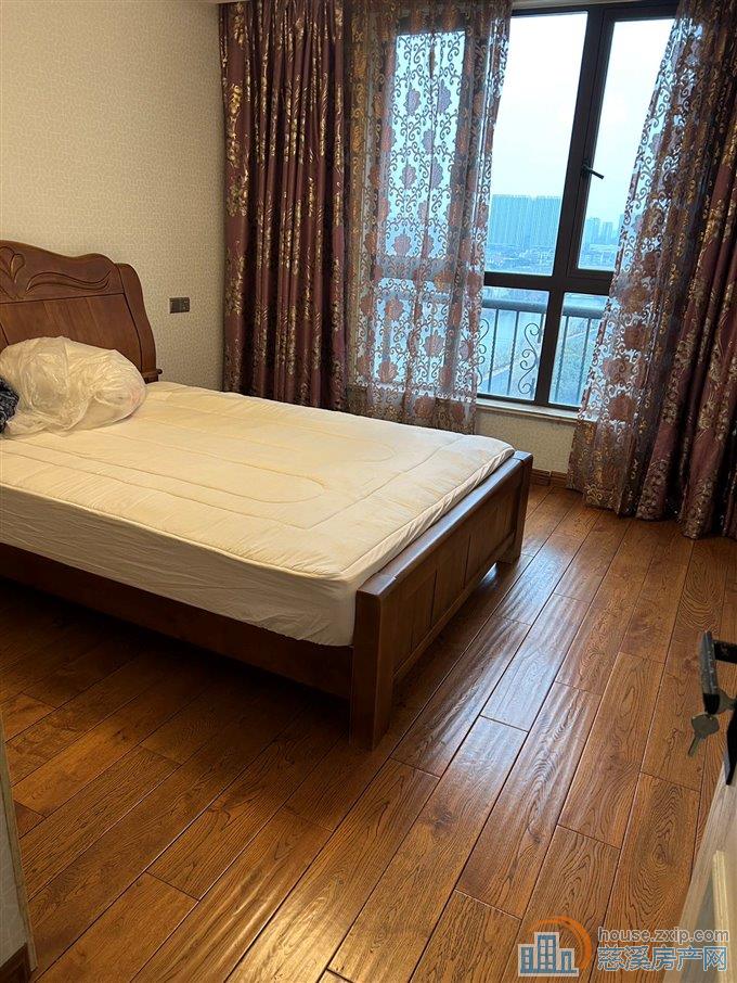 阳光城一期小高层143平精装修198