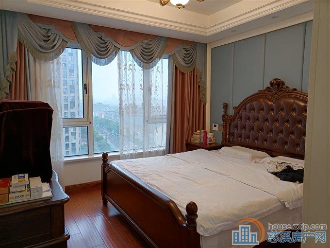 金仕华庭三室 豪装 189万 好楼层