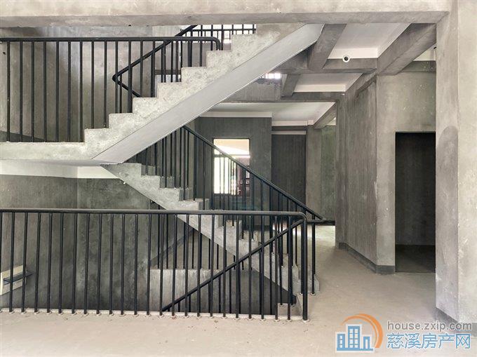 万翔美郡 叠墅一复二 前后花园 双车位