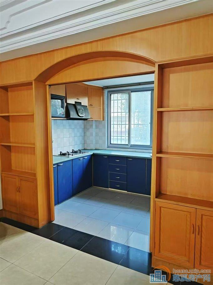 孙塘新村稀缺一楼152平142.8万