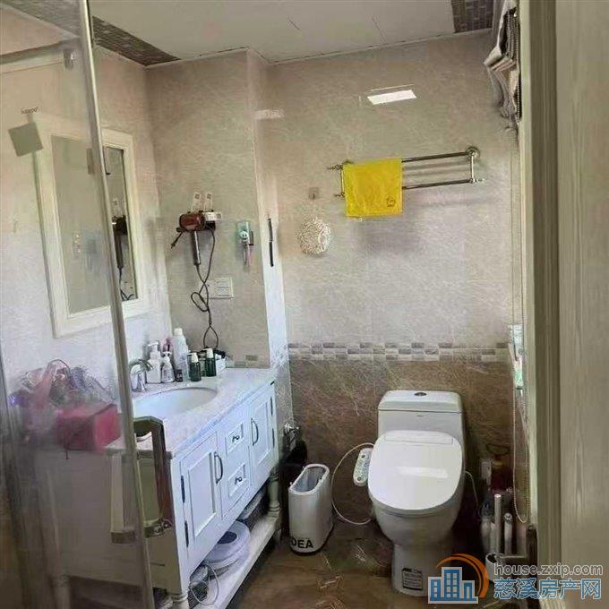 白金湾小区电梯精装修125.8万直接房源