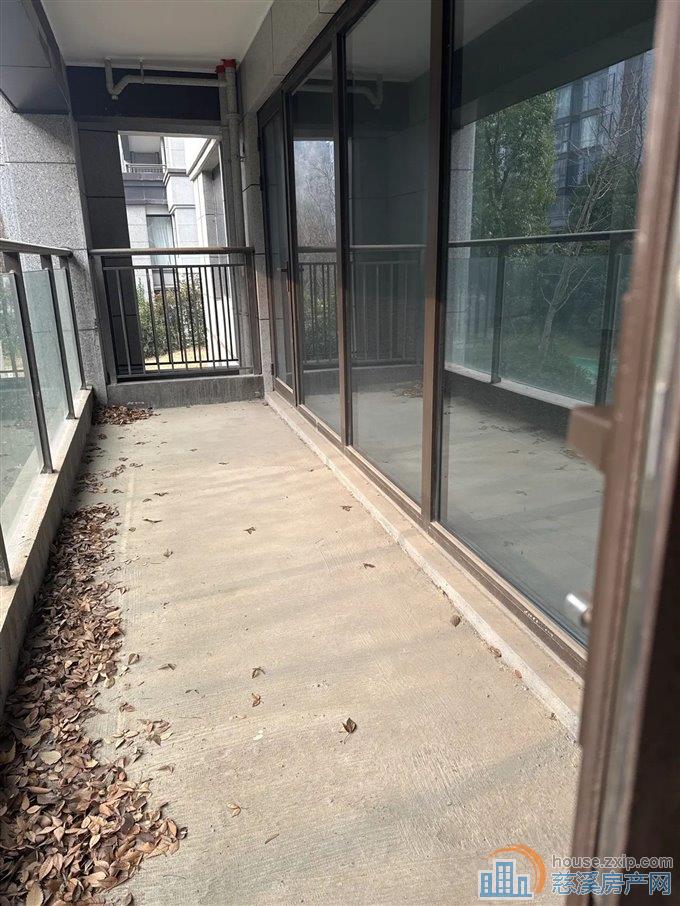 保利银杏小镇 洋房143平148万