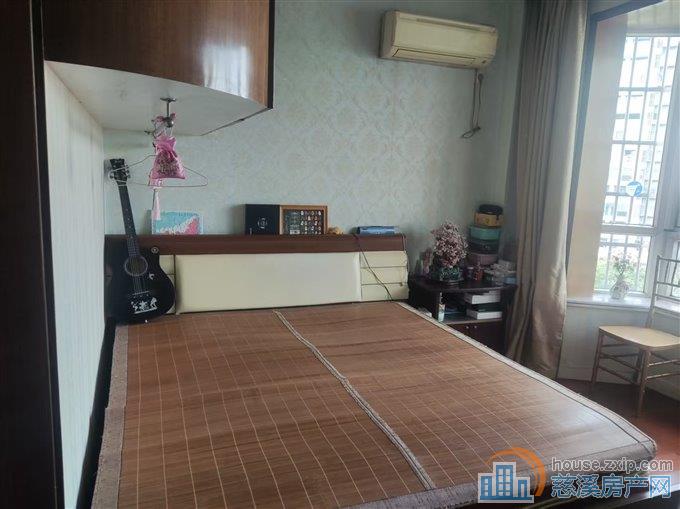 欧景苑电梯洋房118平精装二室120万