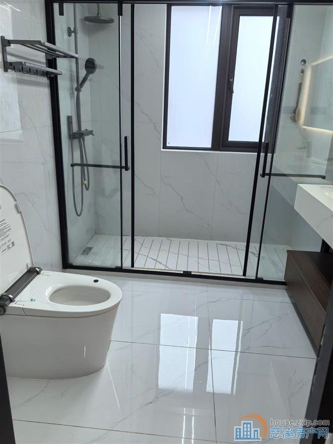 亏本出售银杏小镇141平方婚装