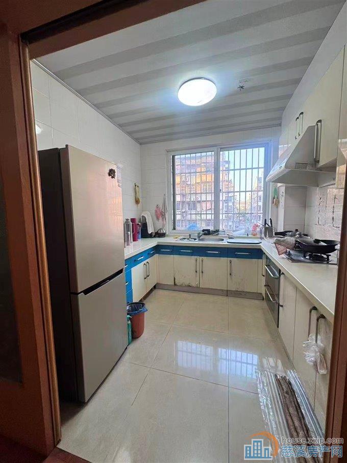 香樟苑148.1平精装自住送车库150万