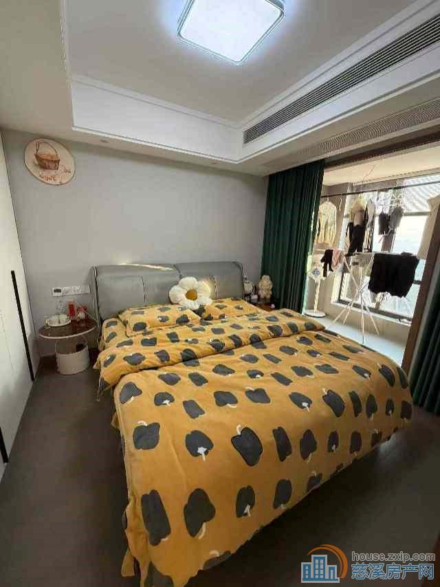 捡漏江滨山景苑97平顶楼现代精装125万