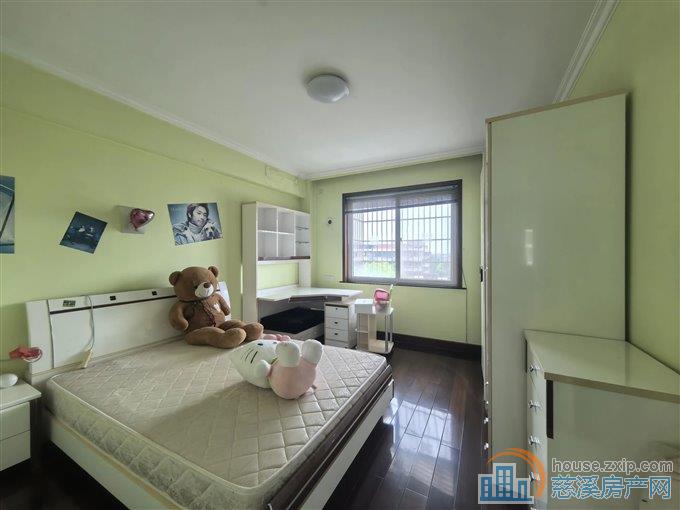 名都公寓 保养好 139平方90万 