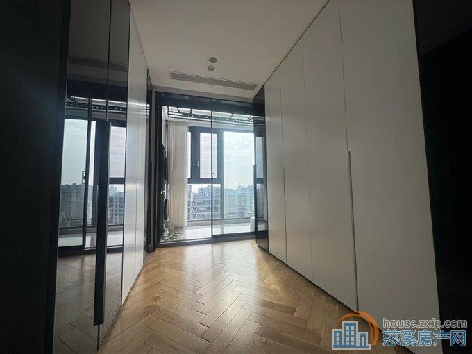 泊蔚里153平精装修288万