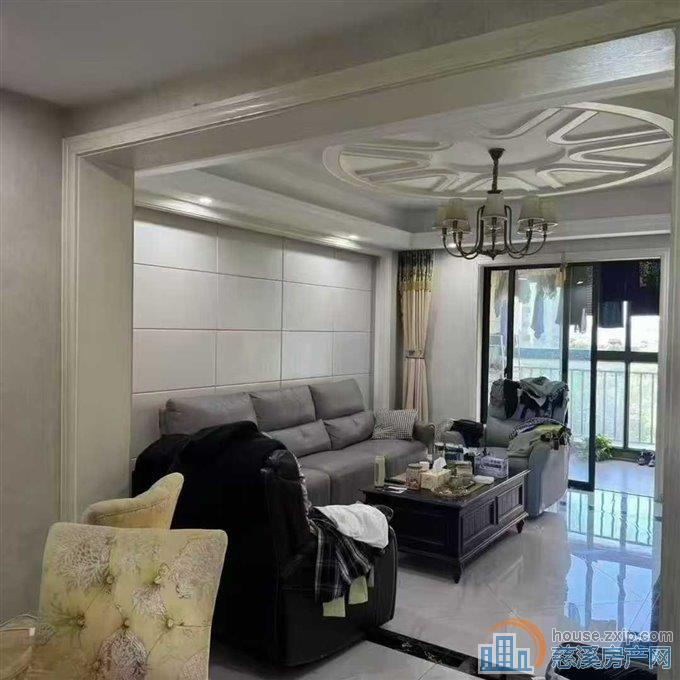 白金湾小区电梯精装修125.8万直接房源