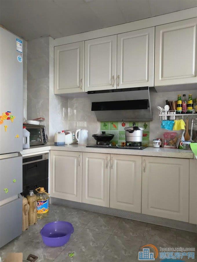 出租祥生祥园140平4000每月