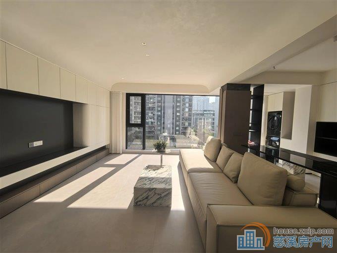 湖樾云著花苑143平282万豪装未入住