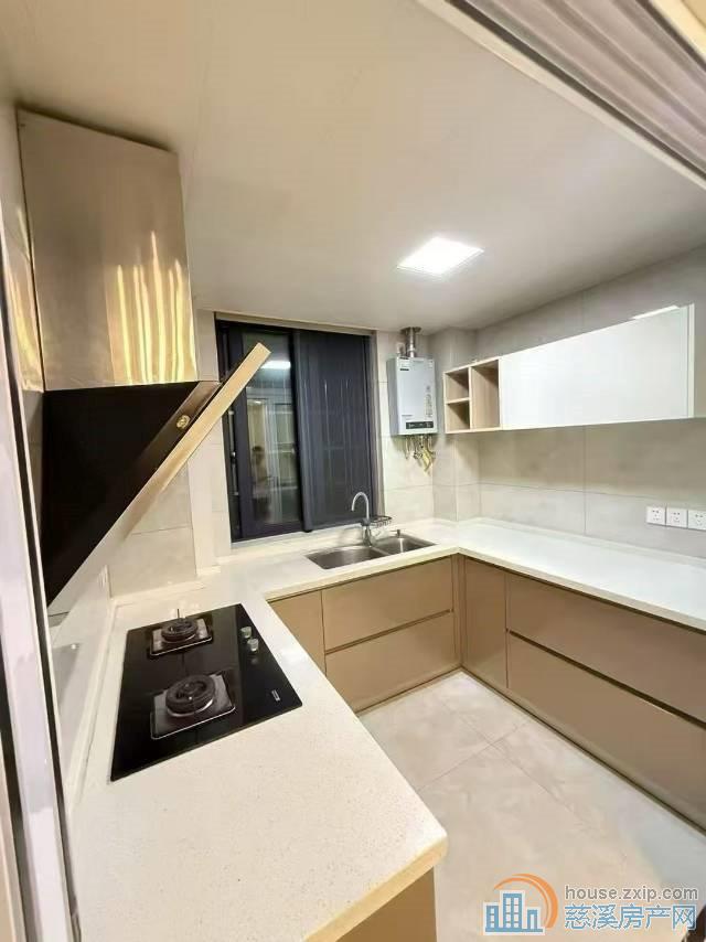 特价阅江府131平自住精装好楼层215万