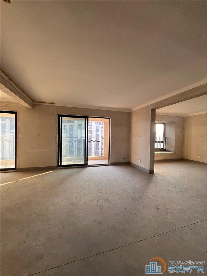 阅江府132平，中上楼层带车位