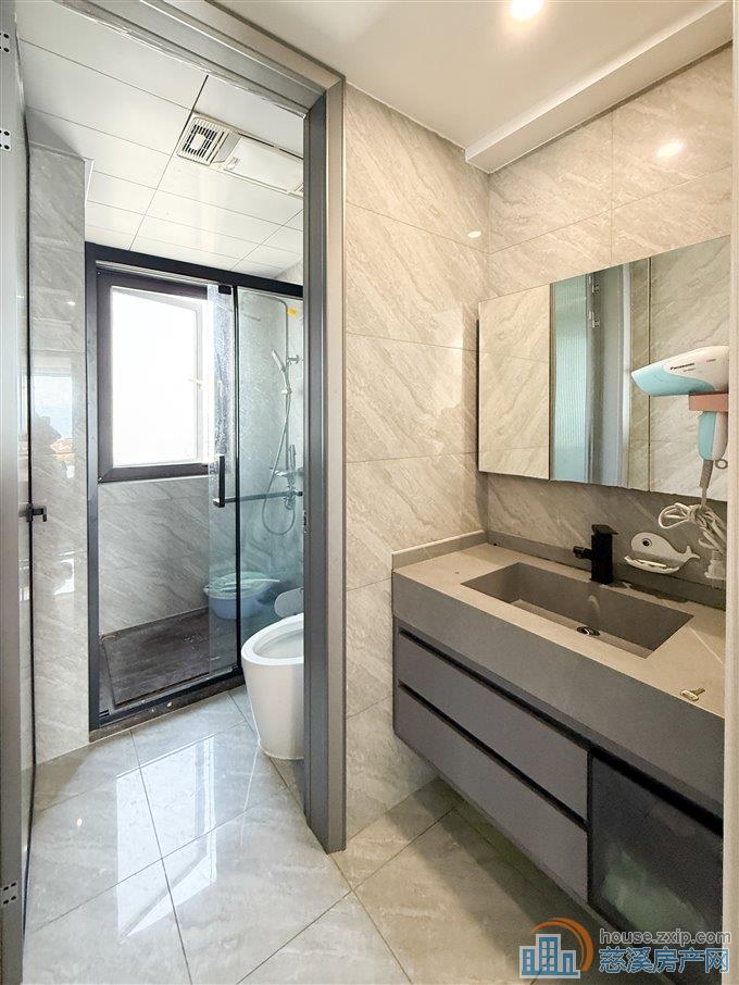 梧桐府 精装143平方162.8万带车位