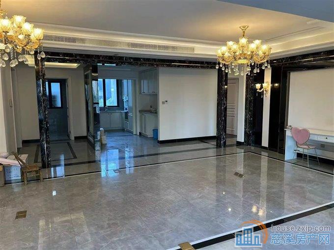 天悦湾花苑228平精装188万