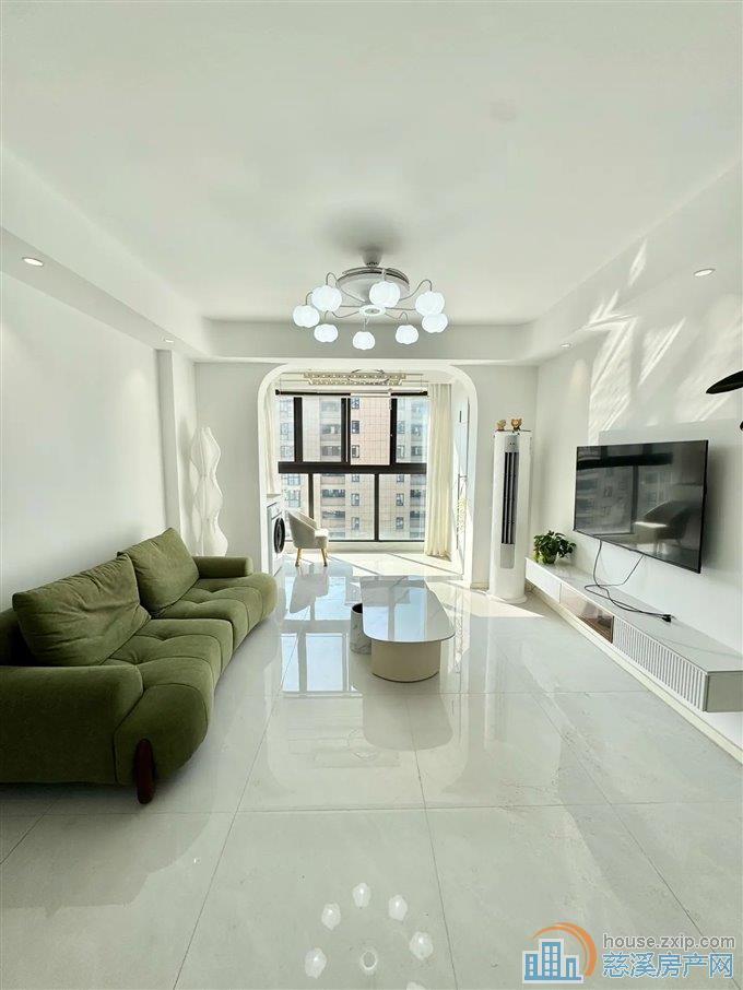 观湖佳苑精装修130万