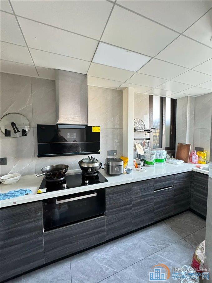 泊江府 江景房140平方288万 双车位