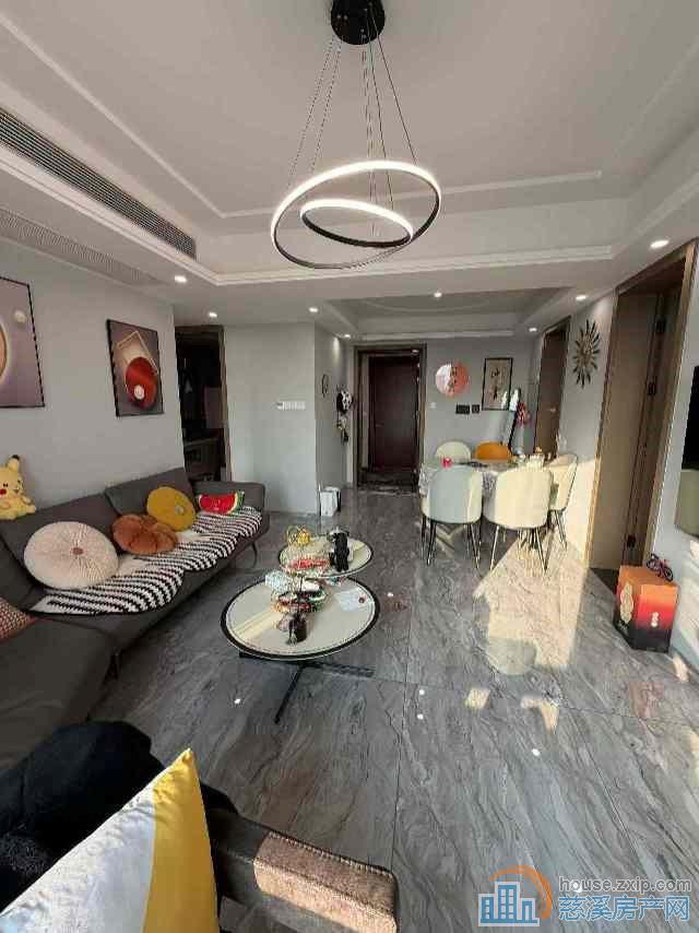 捡漏江滨山景苑97平顶楼现代精装125万