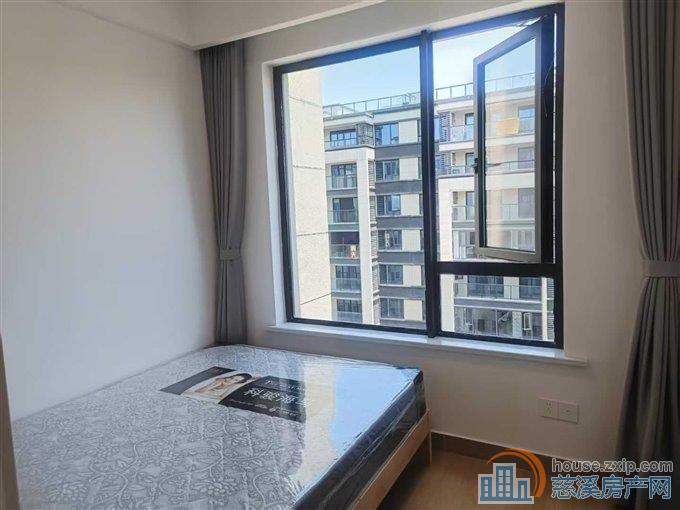 锦文佳苑大套分割朝北二室一卫2300元