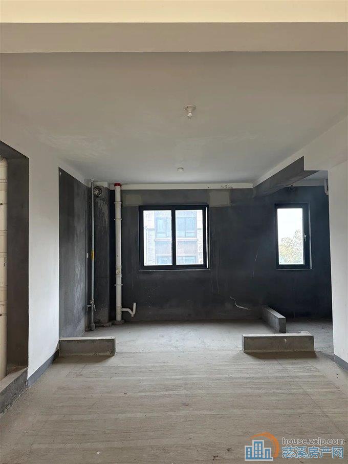 保利银杏小镇 洋房143平148万